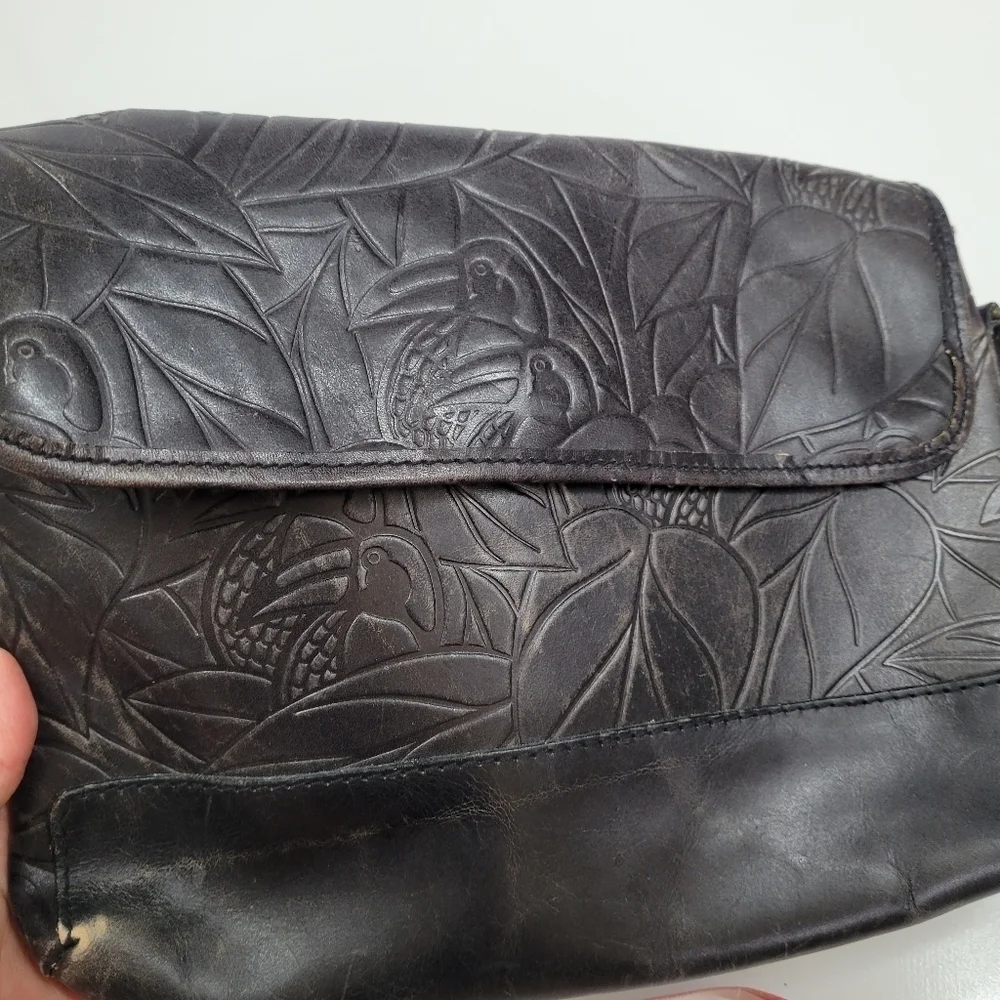 Vintage Debra Lynne‎ Tooled Leather Shoulder Bag Toucan Leaf Flap Closure Smooth